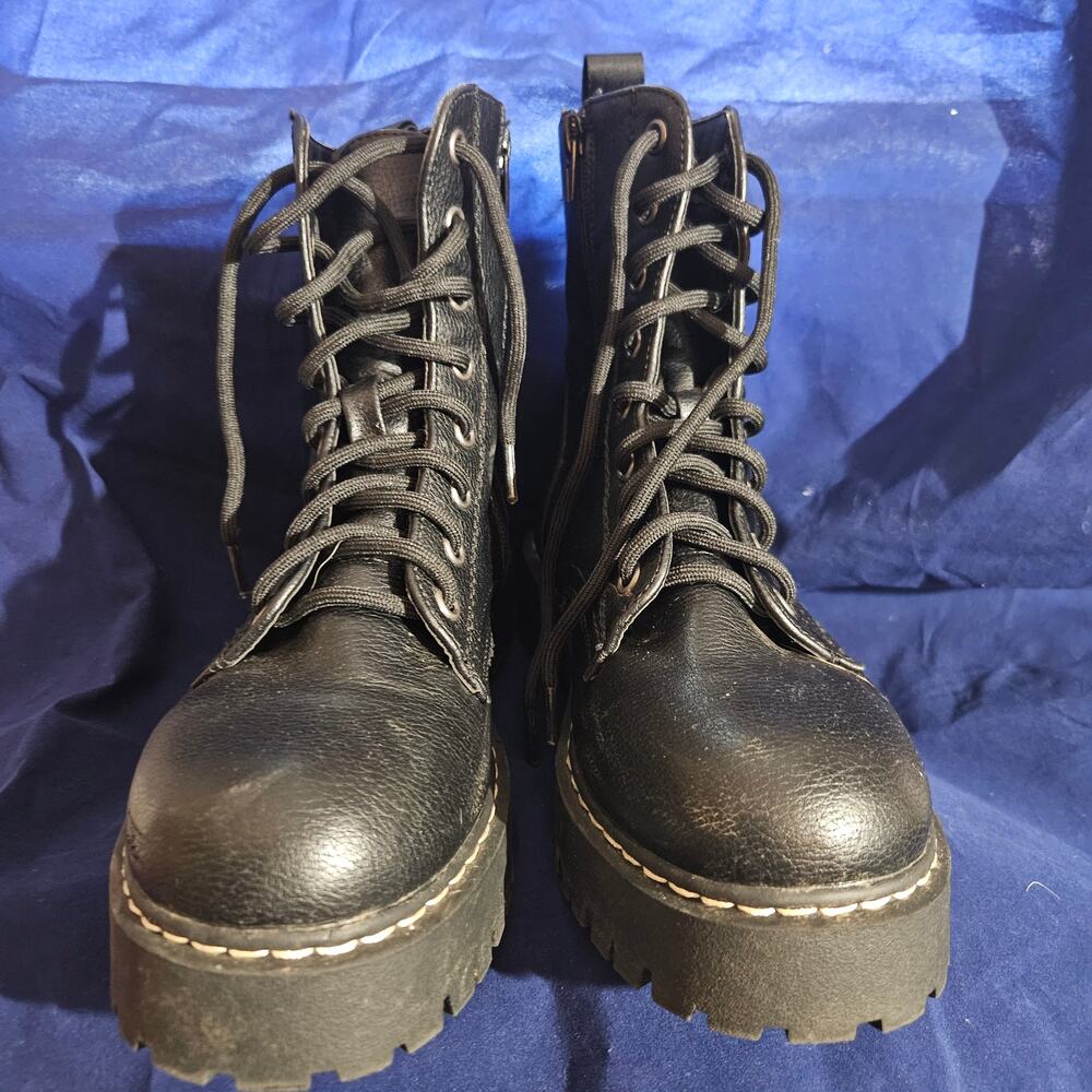 Union bay Women's Hayden Flat Heel Side Zipper Grunge Size 7M